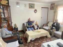 कोटेश्वरस्थित नेपाल निवास पुगे कांग्रेस सभापति देउवा