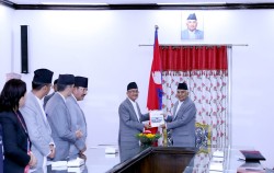 आयोगले राष्ट्रपतिलाई बुझायो उपनिर्वाचनको परिणामसहितकाे प्रतिवेदन