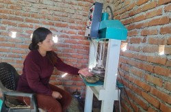  दुनाटपरी बेचेर स्वरोजगार बन्दै दाङका महिला