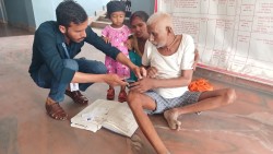 ज्येष्ठ नागरिकलाई  राष्ट्रिय परिचयपत्र बनाउन सास्ती