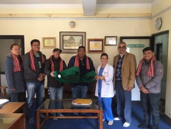 अस्पताललाई कम्बल वितरण