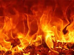 हङकङको एक फ्ल्याटमा आगलागी  एकको मृत्यु, २ सय जना विस्थापित