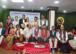 ‘ईश्वरका फूलहरू’ कवितासंग्रह लोकार्पण: नेपाली साहित्यमा नयाँ स्वाद र सोचको थप योगदान