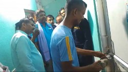 वडाध्यक्षहरुले जलेश्वर नगरपालिकामा लगाए ताला