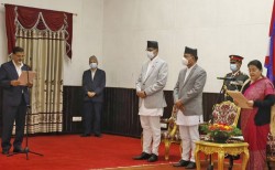 अर्थमन्त्री शर्माद्वारा सपथ ग्रहण