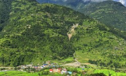 एउटै पालिकाका दुई हजार ४३८ घर बाढीपहिरोको जोखिममा