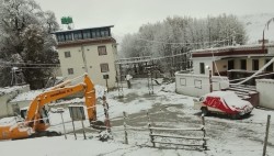 मुस्ताङमा भारी हिमपात, चराङ–लोमान्थाङ सडकमा सवारी आवागमन अवरुद्ध