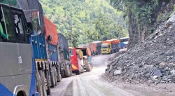 रुख ढल्दा नारायणगढ-मुग्लिन सडक अवरुद्ध