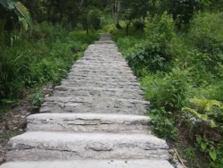 पर्वतमा चन्दा सङ्कलन गरी पदमार्ग निर्माण