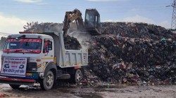 अवरोधकाबीच बञ्चरेडाँडामा २८४ गाडी फोहोर विसर्जन