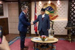 प्रधानमन्त्री दाहालसँग अमेरिकी राजदूतको शिष्टाचार भेटवार्ता