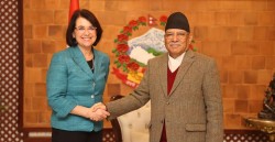 प्रधानमन्त्रीसँग वरिष्ठ अमेरिकी अधिकारी लाउबाचरको शिष्टाचार भेट