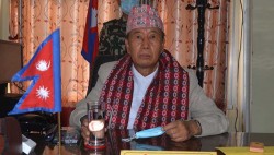 प्रदेश नं १ का सभामुख खापुङद्वारा शपथ ग्रहण