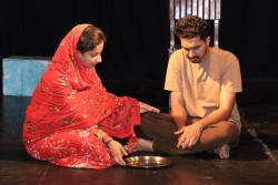 सर्वनाममा नाटक ‘जब फूलले आकार लिन्छ...’ मञ्चन