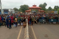 ‘कर्फ्यू’ का कारण सीमामा अलपत्र नेपालीलाई गन्तव्यतर्फ पठाइँदै