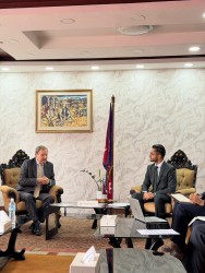  शिक्षामन्त्री पोखरेलसँग बेलायतका राजदूतको शिष्टाचार भेट