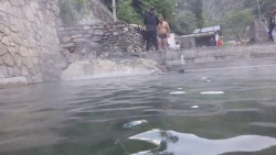 स्वास्थ्य पर्यटनको गन्तव्य बन्दै तातोपानी कुण्ड