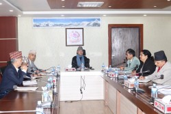  १६औँ आवधिक योजनाबारे उपप्रधानमन्त्री खड्का र आयोगका पदाधिकारीबीच छलफल