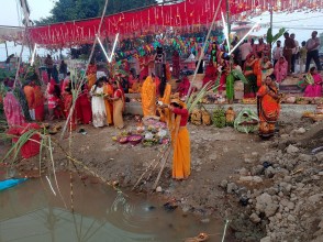 उदाउँदो सूर्यलाई अर्घ दिँदै वासन्ती छठ सम्पन्न