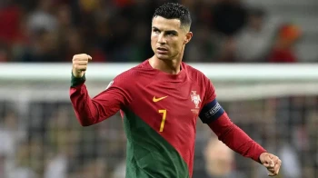 Cristiano Ronaldo ले सन् २००६ देखि २०२६ सम्म लगातार ६ वटा विश्वकप खेल्दै हरेक संस्करणमा गोल गर्ने ऐतिहासिक कीर्तिमान कायम गरेका छन्।