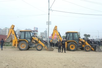 मनोहरा सुकुमवासी बस्ती हटाउन डोजरसहित बाक्लो संख्यामा सुरक्षाकर्मी परिचालन