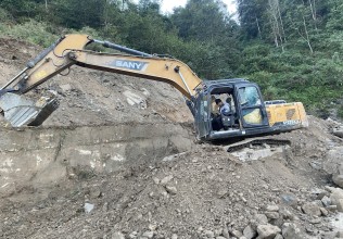 सवारीसाधान आवागमनमा रोक लगाएर  धुलिखेल–खावा सडक स्तरोन्नति थालियो