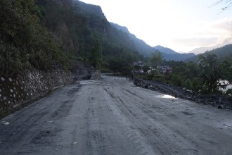 मार्ग खुलेको १८ वर्षपछि सडक स्तरोन्नति