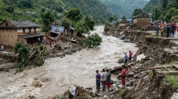 पर्वतमा कालीगण्डकीको बाढीले फर्सेका करिब ८० घर बगायो
