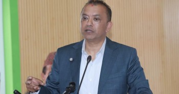 सरकारले कानुन मिचेर ‘लहडका भरमा’ निर्णय गरिरहेको गगन थापाको आरोप