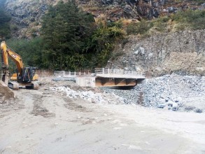 कोरला सडकमा १६ पुल बन्दै
