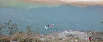 रामेछापमा बस दुर्घटना : पाँच जनाको मृत्यु, उद्धार कार्य जारी