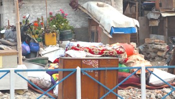 थापाथलीका सुकुम्बासीले सामान सार्न थाले, बस्ती खाली गराउने तयारी तीव्र