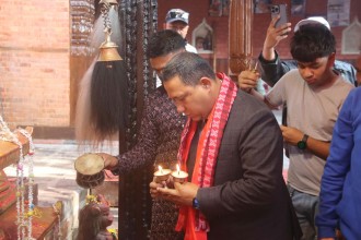  परराष्ट्रमन्त्री खनालद्वारा मनमैजु मन्दिरमा पूजाअर्चना