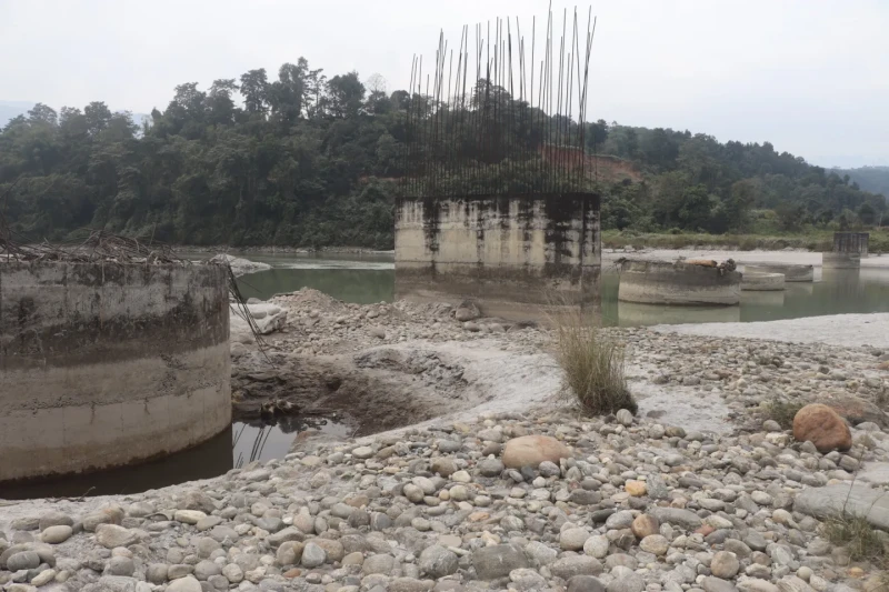 १५ वर्षसम्म पनि बनेन लम्सुवाघाट पक्की पुल