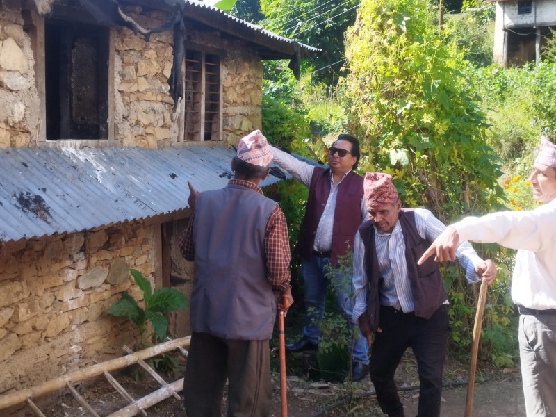 पर्वतमा अज्ञात समूहद्वारा भैंसीगोठमा आगजनी, अपराधीलाई कानुनी दायरामा ल्याउन अध्यक्ष गुरुङको  निर्देशन