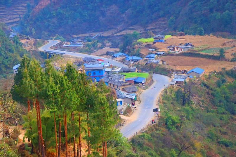  मध्यपहाडी लोकमार्ग र लुप्लीगाउँ