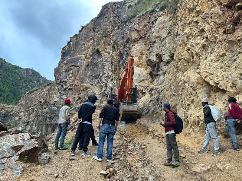 अवरुद्ध बाटो खुलाउन पहल