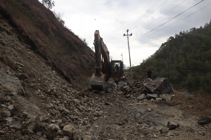 मार्ग खुलेको १६ वर्षपछि सडक स्तरोन्नति थालियो