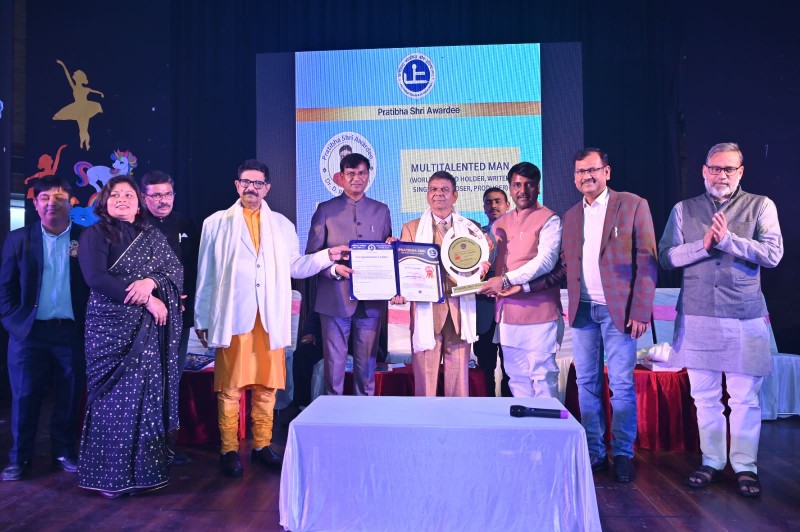 डा. उपाध्यायलाई भारतमा प्रतिभाश्री अवार्ड