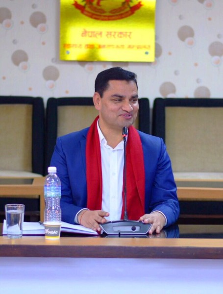 अब स्वास्थ्य बीमामार्फत बिरामीले २ लाख सुविधा पाउने स्वास्थ्य मन्त्री पौडेलको घोषणा