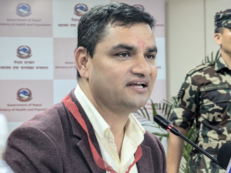 डेङ्गी नियन्त्रण गर्न स्थानीय तहका जनप्रतिनिसँग छलफल :स्वास्थ्यमन्त्री  पौडेल
