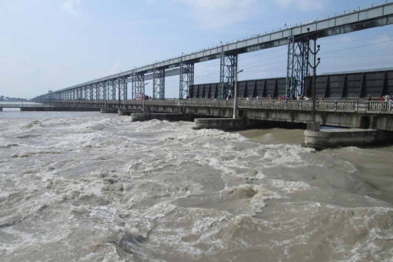 कोशी ब्यारेजका ४६ ढोका खोलिए  