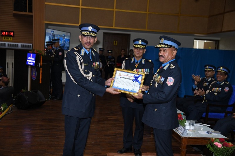 प्रहरी दिवस: महानिरीक्षकबाट उत्कृष्ट प्रहरी कर्मचारी र सहयोगी पुरस्कृत
