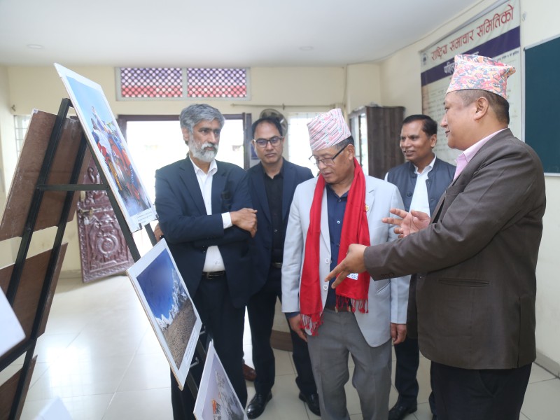  कसैले संसद् अवरोध गर्नु हुँदैन, सहमतिबाटै समस्याको हल गर्न सकिन्छ : उपभापति गुरुङ