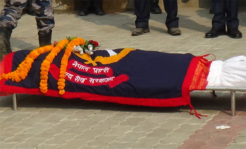 बारामा ट्यांकरले ठक्कर दिँदा प्रहरी जवानको मृत्यु