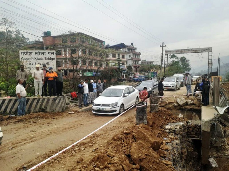 अठार घन्टापछि एकतर्फी खुल्यो पृथ्वी राजमार्ग