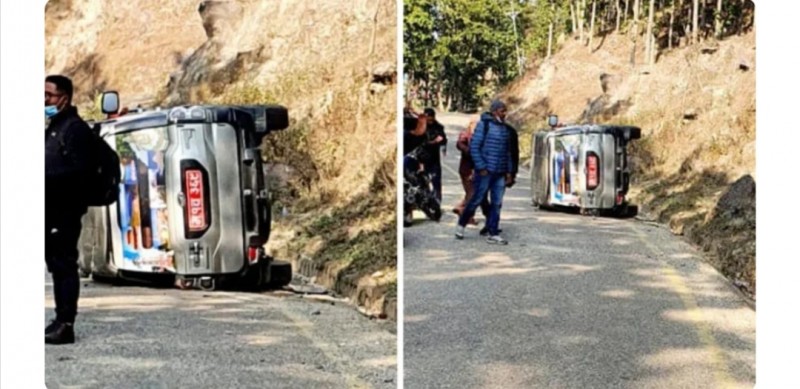 आफू सवार जिप पल्टिए पनि जोगिए एमाले महासचिव पोखरेल