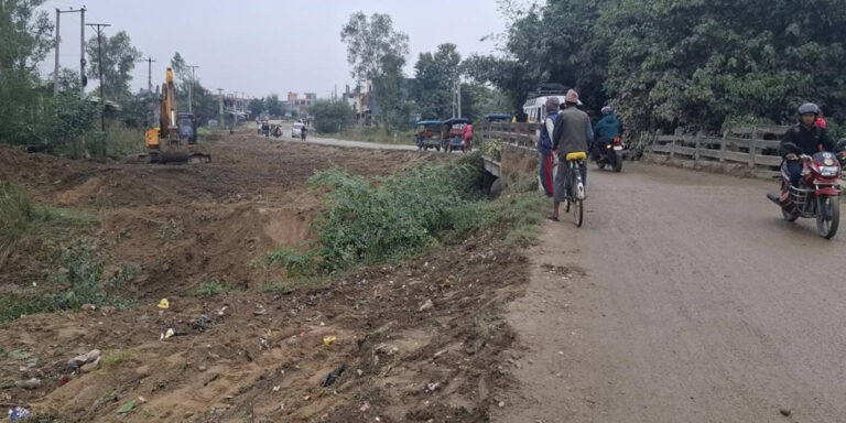 नेपालगञ्ज–गुलरिया सडकमा चार ‘लेन’को पुल निर्माण हुँदै