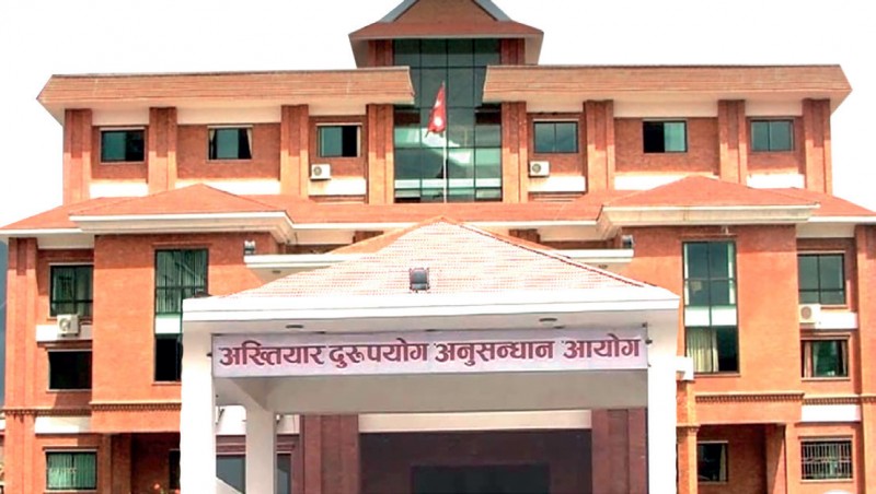 मालपोत कार्यालय धुलिखेलका खरिदार दुई लाख घुससहित नियन्त्रणमा