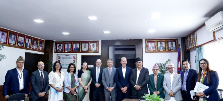 अर्थमन्त्री पौडेल र विश्व बैंक क्षेत्रीय उपाध्यक्ष जुटबीच शिष्टाचार भेट